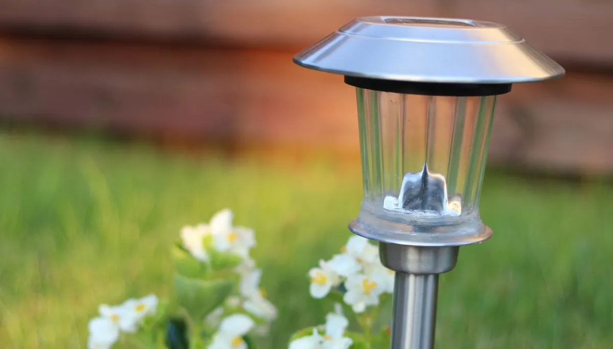Best Solar Path Lights for a Bright, Safe Yard